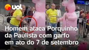 Veja Vídeo – Homem ataca Porquinho da Paulista com garfo durante manifestação do 7 de Setembro; veja