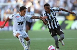 Botafogo fica duas vezes à frente, mas cede empate ao Santos no Rio
