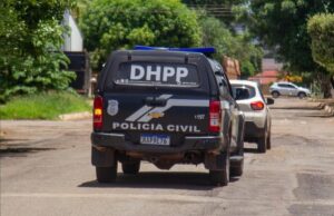 Homem é espancado, morto e tem corpo escondido em quintal de Cuiabá