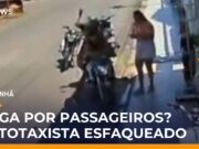 Veja Vídeo – Mototaxista é esfaqueado por colega em possível disputa por passageiros; veja