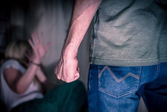 Violência doméstica leva PM a descobrir arsenal clandestino