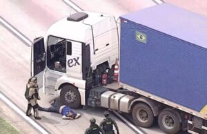 PM divulga imagens de resgate de caminhoneiro no Rodoanel