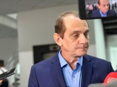 Bancos ignoram decreto e descontam consignados em salários de servidores, diz deputado