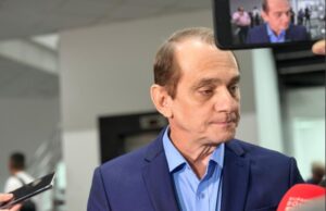 Bancos ignoram decreto e descontam consignados em salários de servidores, diz deputado