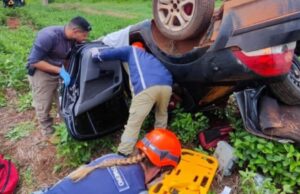 Capotamento na MT-242 deixa 5 feridos e mobiliza helicóptero do Ciopaer