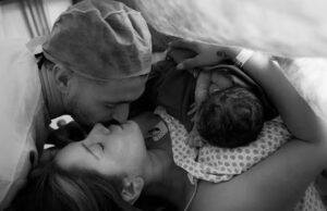 Arrascaeta mostra rosto do filho Milano pela primeira vez: ‘Aaahhhh bem vindo milano’