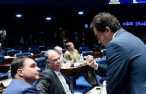 Garcia diz que Flávio tem nome forte, mas precisa se aliar a governadores