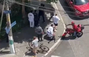 Veja Vídeo – Professores e alunos de academia imobilizam dupla que tentava roubar moto em SP; veja