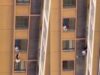 Veja Vídeo de ‘amante’ fugindo pela janela no 10º andar de prédio viraliza na China; veja