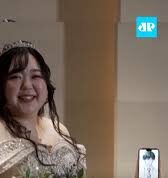 Veja Video – Emocionada: jovem japonesa se casa com homem criado por IA; veja