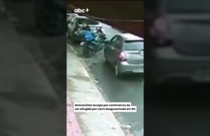 Veja Vídeo – Motociclista escapa por milímetro de ser esmagado por carro descontrolado em BH; veja