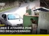 Veja Vídeo – Carro descontrolado e em alta velocidade atinge mulher que caminhava em calçada no RJ