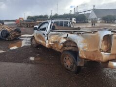 Motorista fica ferido em batida entre caminhonete e Civic