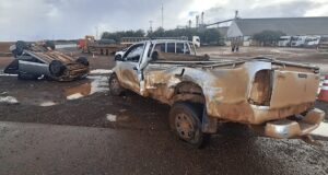 Motorista fica ferido em batida entre caminhonete e Civic