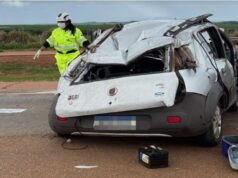 Uno capota e mata duas pessoas em rodovia federal de MT