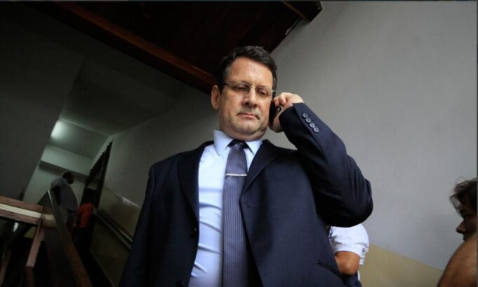 Juiz mantém preso motorista que atropelou e matou idosa na FEB